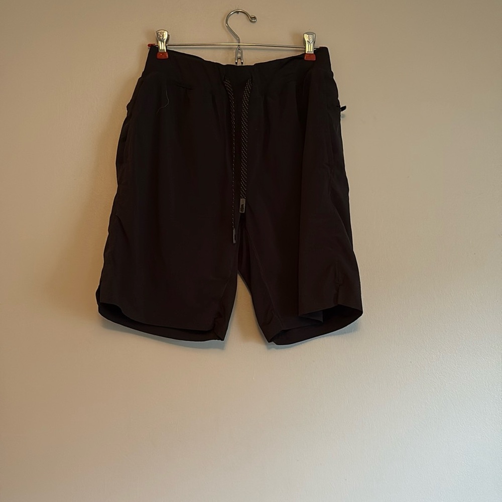 FABLETICS Men’s Athletics shorts, lined, black